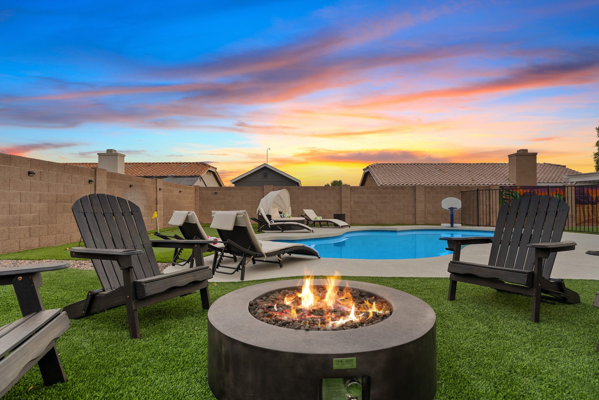 Waypoint Mesa — desert oasis with pool